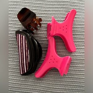 Woman’s Hair Accessories